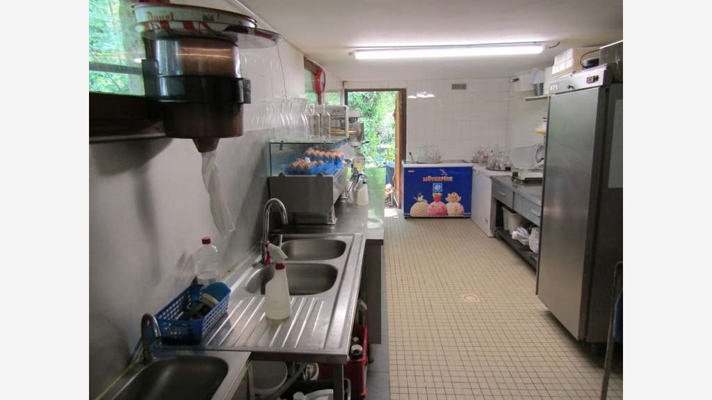 Vente bar tabac restaurant en petit village 24