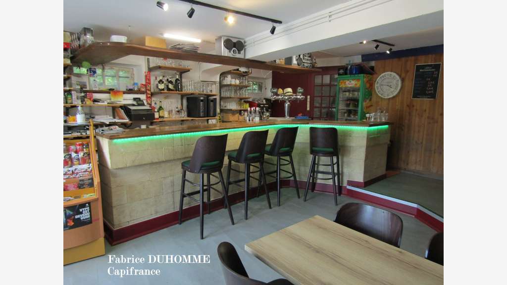 Vente bar tabac restaurant en petit village 24