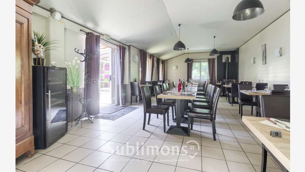 Restaurant bar de 229m² à vendre à Surzur