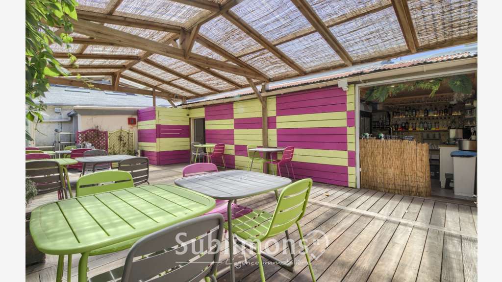 Restaurant bar de 229m² à vendre à Surzur