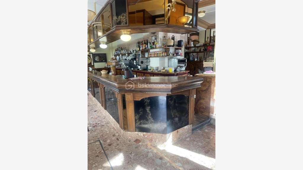 AV brasserie empl recherché faible loyer à Vanves