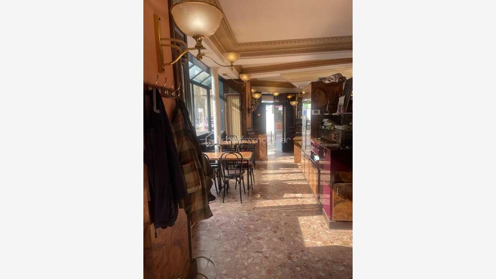 AV brasserie empl recherché faible loyer à Vanves