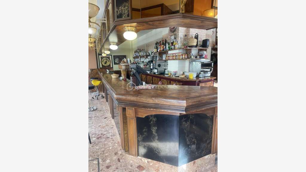 AV brasserie empl recherché faible loyer à Vanves