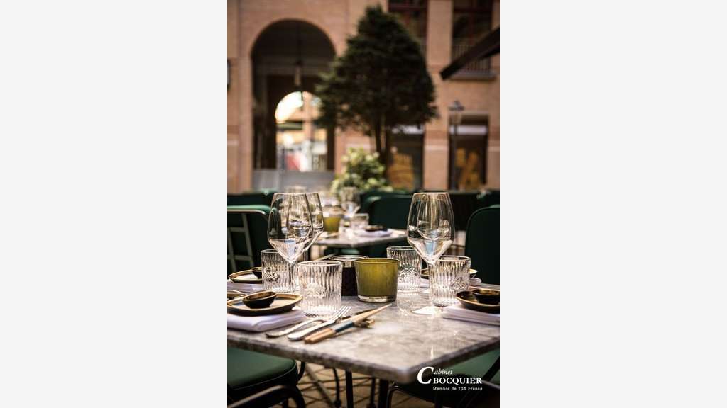 AUBERGE CONVIVIALE AVEC BRASSERIE & BAR LICENCE