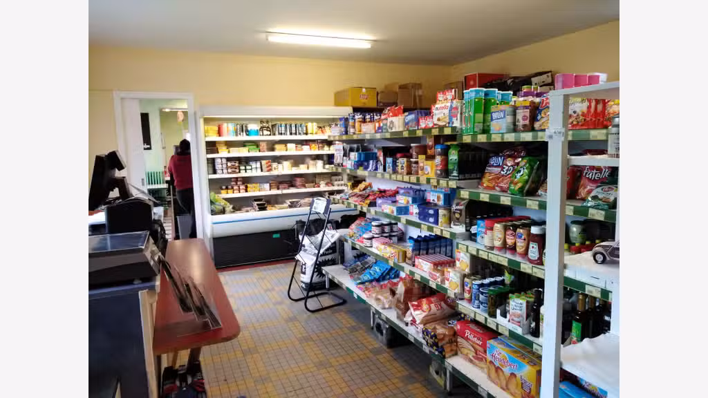 AV bar FDJ PMU épicerie et logement centre Manche