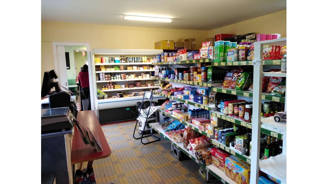 AV bar FDJ PMU épicerie et logement centre Manche