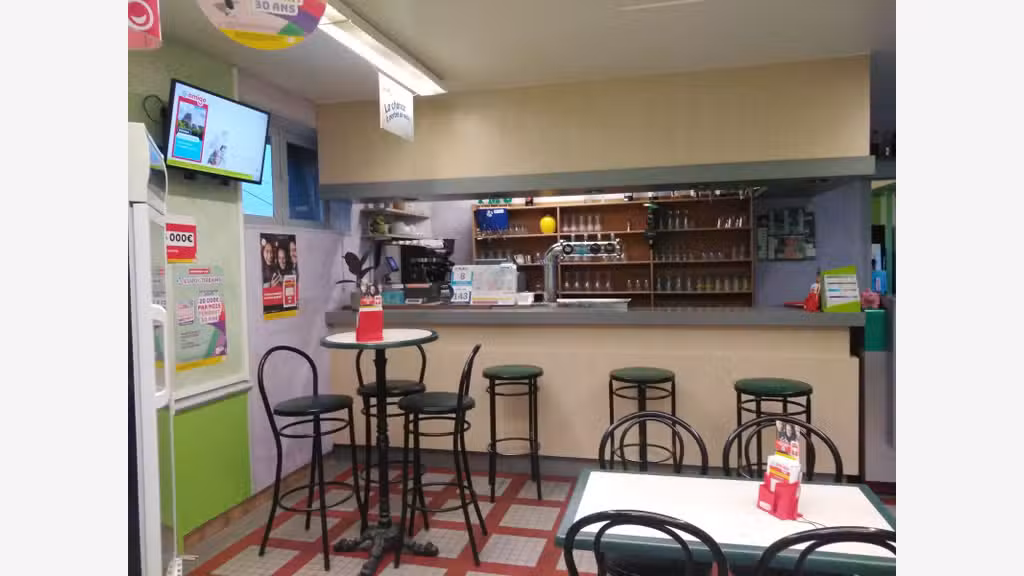 AV bar FDJ PMU épicerie et logement centre Manche