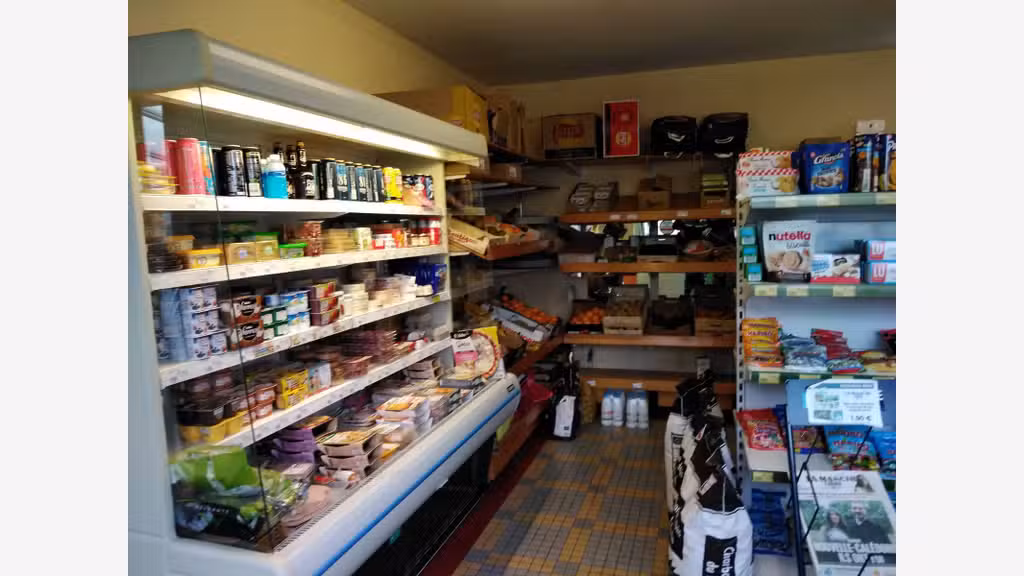 AV bar FDJ PMU épicerie et logement centre Manche