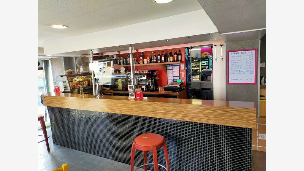 Cession bar tabac FDJ PMU avec logement à Laval