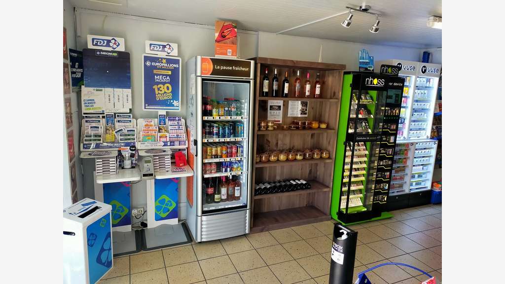 Cession bar tabac FDJ PMU avec logement à Laval