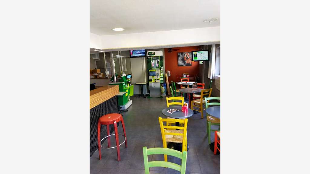 Cession bar tabac FDJ PMU avec logement à Laval