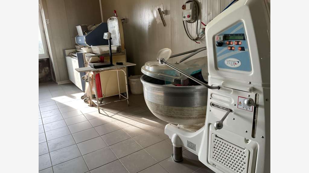 Av incontournable boulangerie Gers fermée 2 js/s