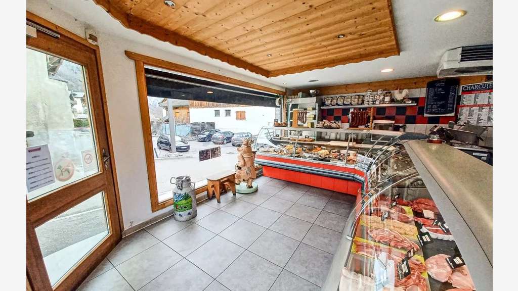 Cède boucherie charcuterie traiteur à Bozel centre