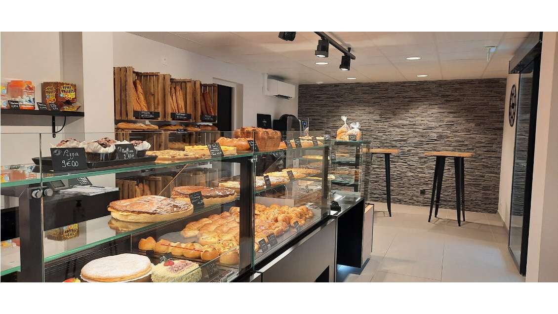 Vente affaire seule dans petit village bressan