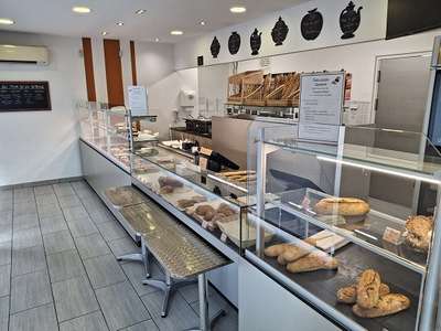 Av affaire avec potentiel Important dans l'Ain 01