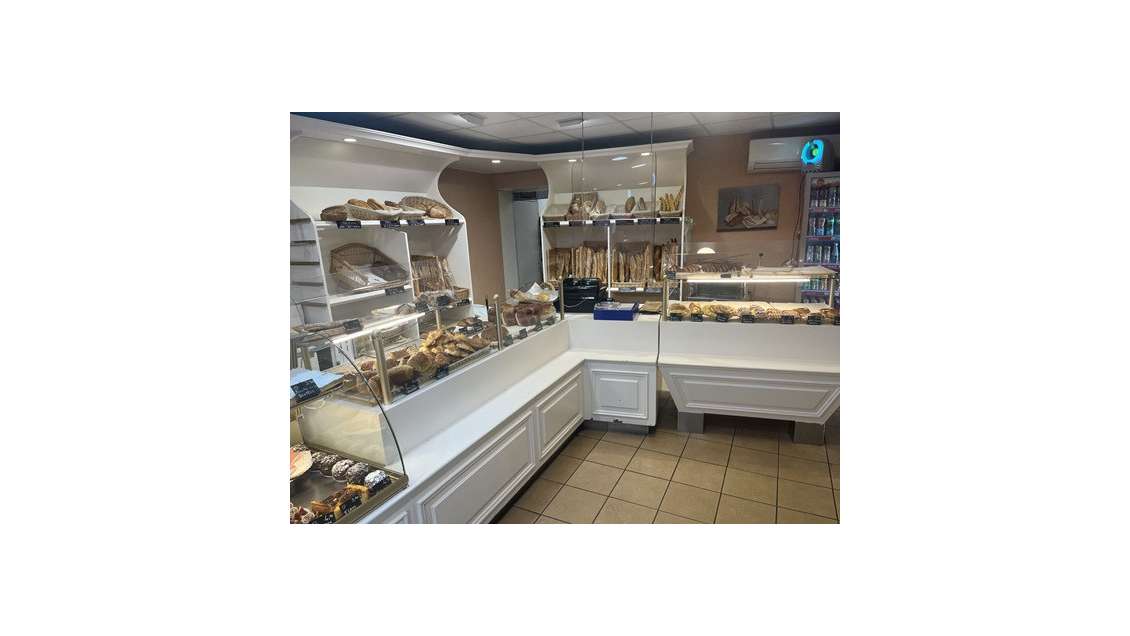 AV belle boulangerie à 200m de la mer Côte d'Azur