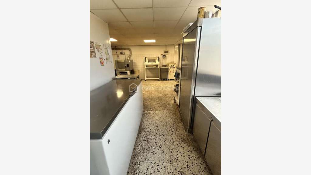 AV boulangerie clé en main + terrasse + logement