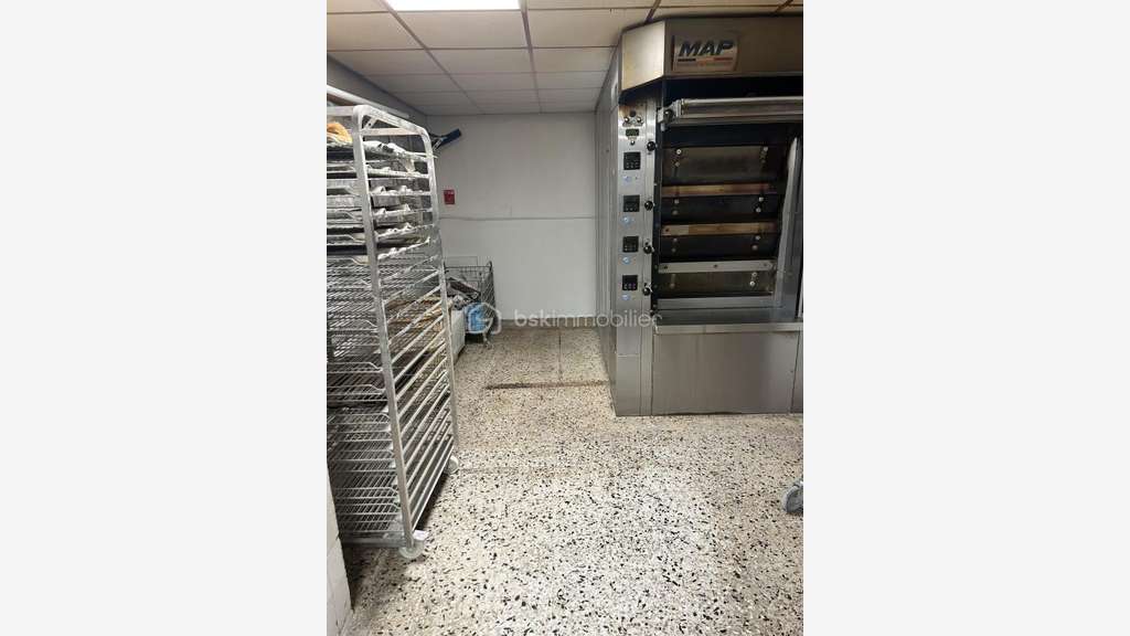 AV boulangerie clé en main + terrasse + logement