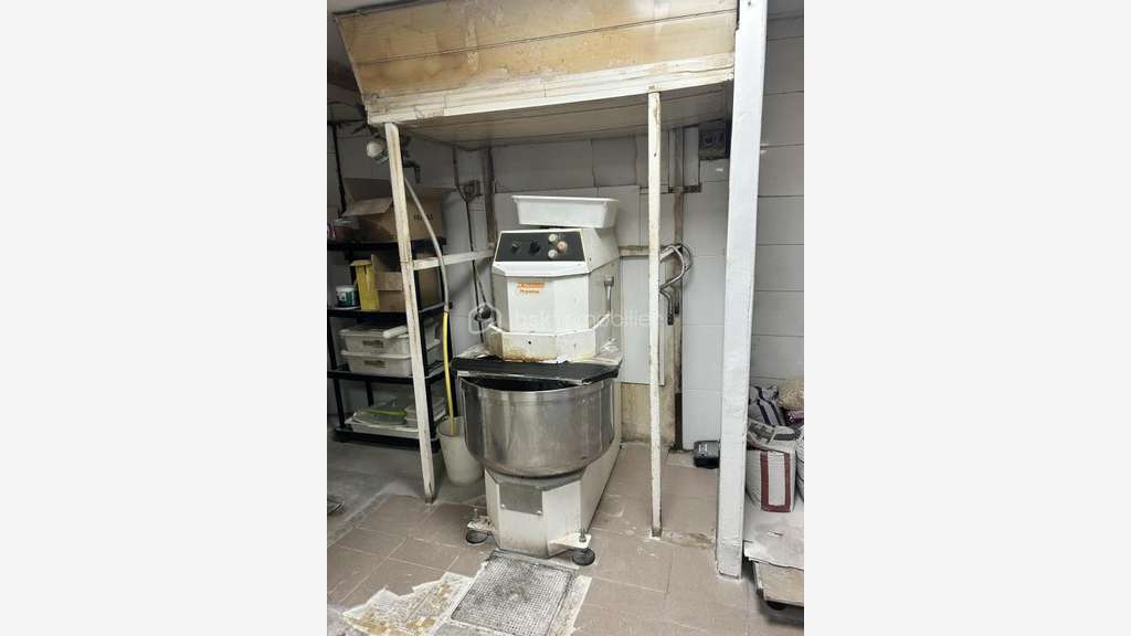 AV boulangerie clé en main + terrasse + logement