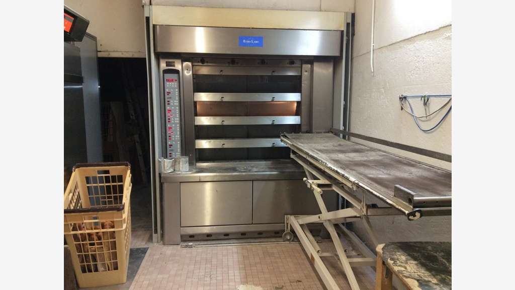 Boulangerie-pâtisserie, CV Bourges, fermée sam+dim