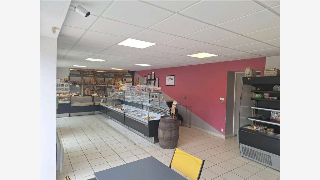Boulangerie sur la place du village à 15 minutes