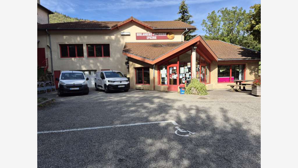 Deux boulangeries pâtisseries secteur touristique