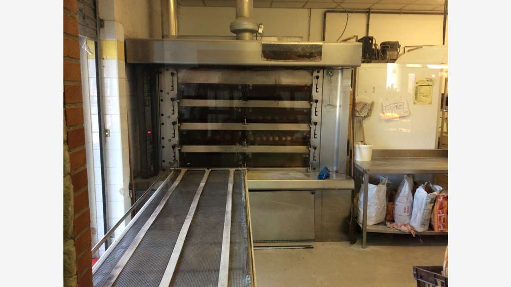Vente belle boulangerie en zone artisanale, Gard