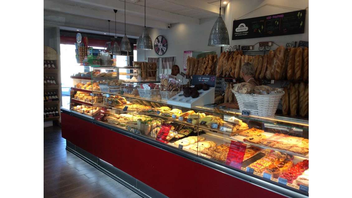 Vente belle boulangerie en zone artisanale, Gard
