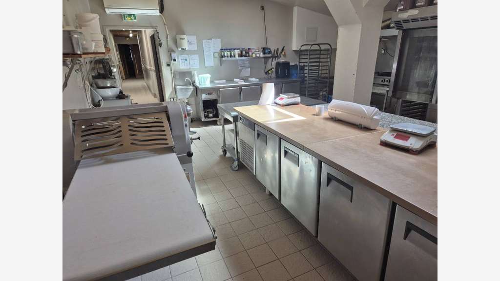 AV boulangerie avec emplacement N°1 dans la CUB 33
