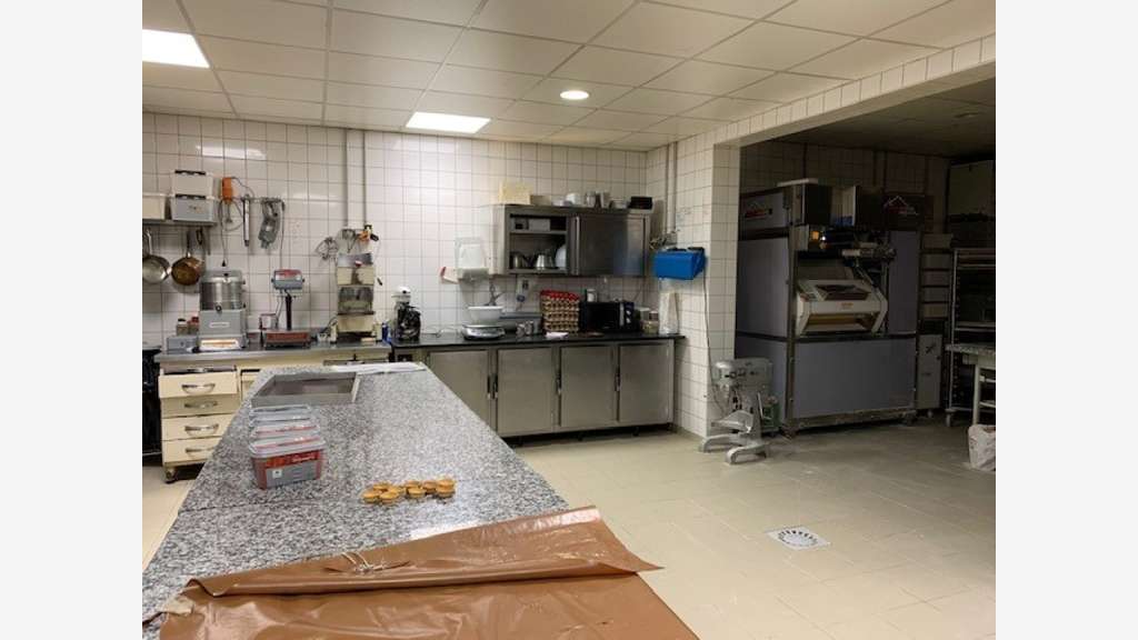 Vente belle et spacieuse boulangerie rénovée (70)