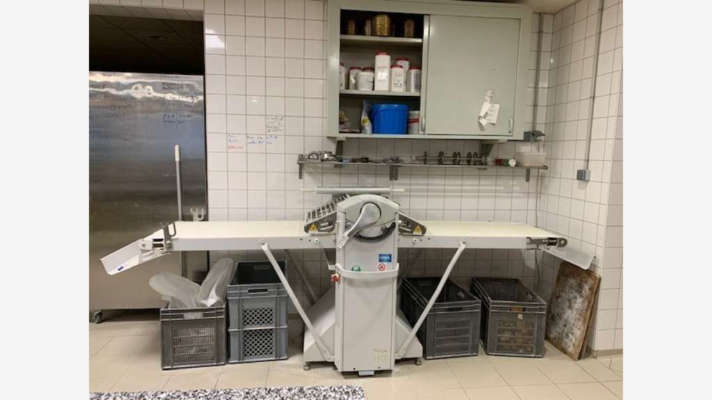 Vente belle et spacieuse boulangerie rénovée (70)