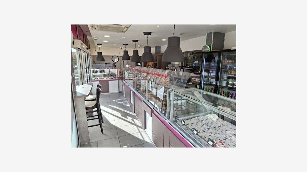 AV belle boulangerie sur axe de passage Isère 38