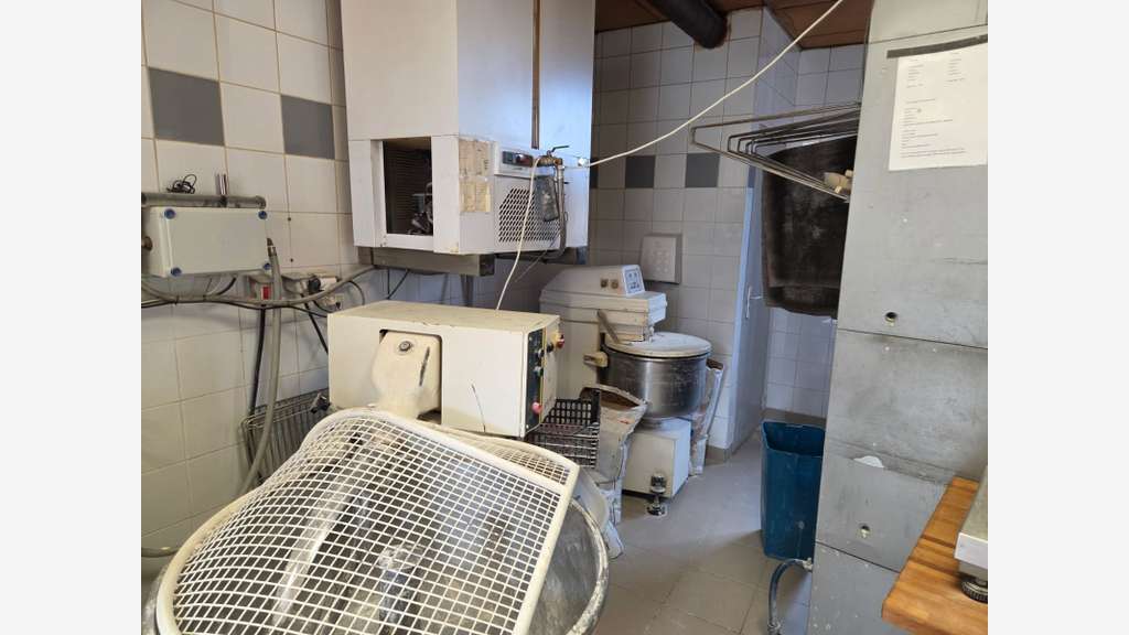 Cède boulangerie de village proche Lons le Saunier
