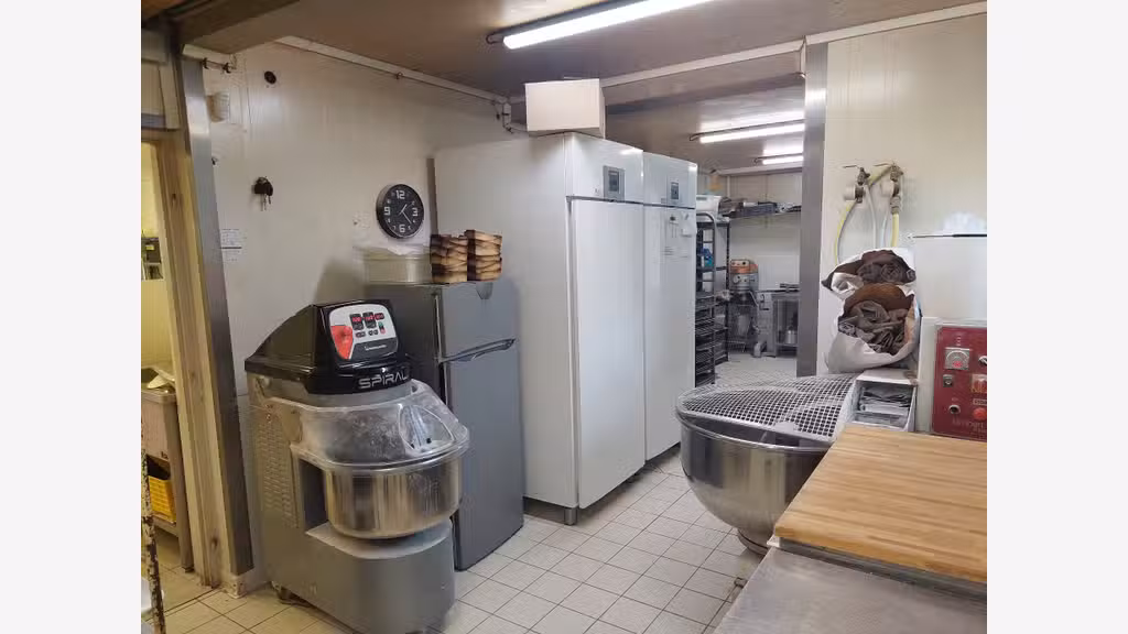 Vente très belle boulangerie poss logement Jura