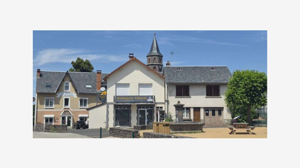 Boulangerie à vendre sur place principale Olby