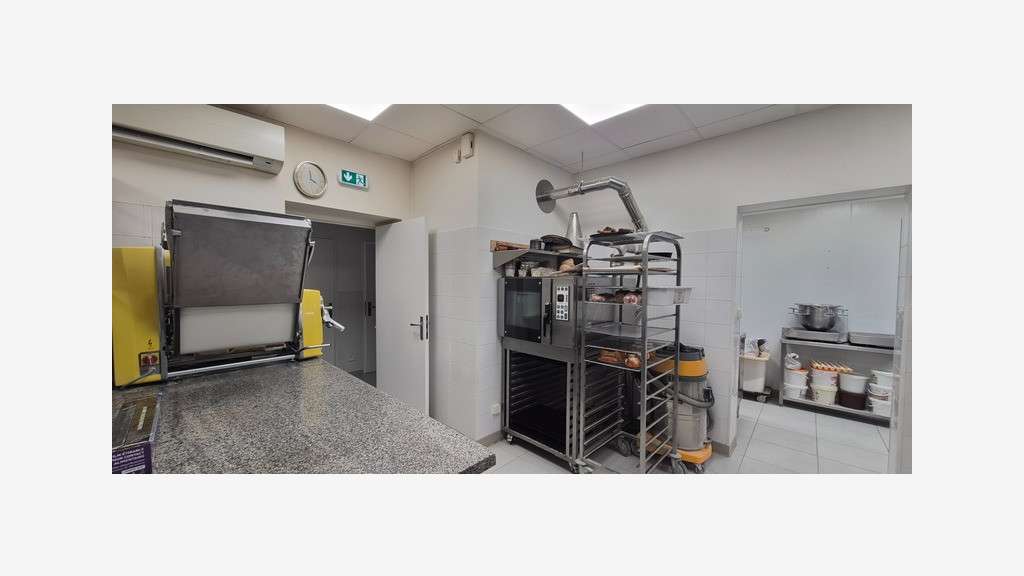 Boulangerie à vendre sur place principale Olby