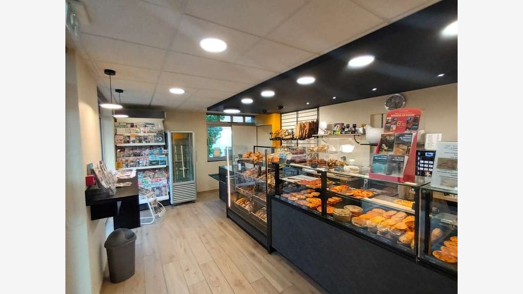 Boulangerie à vendre sur place principale Olby