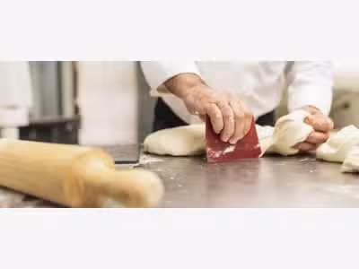 Boulangerie pâtisserie en angle avec appart Paris