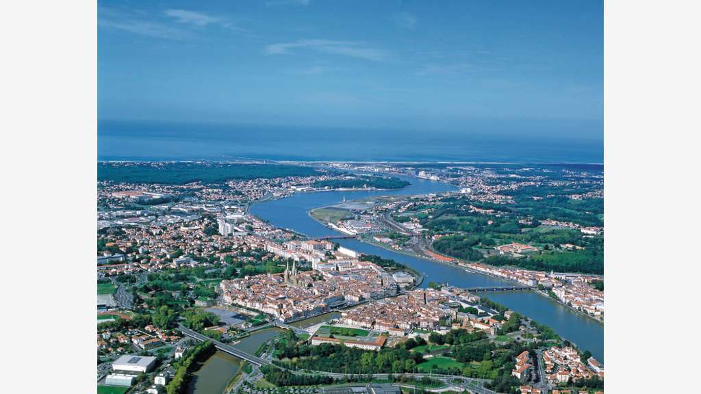 A VENDRE, boulangerie, zone commerciale, BIARRITZ
