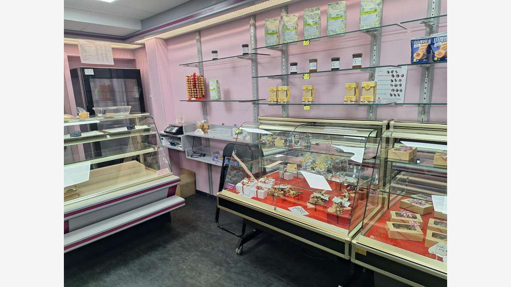 Boulangerie de centre ville emplacement N°1 du 72