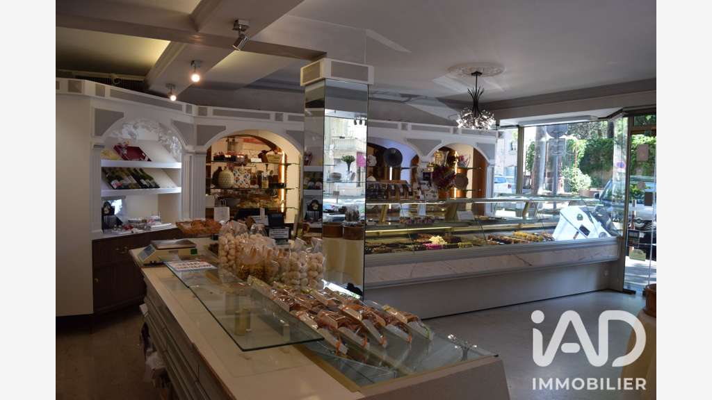 Vente boulangerie patisserie en angle à Sorgues