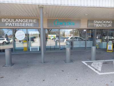 AV boulangerie traiteur dans charmant village 21