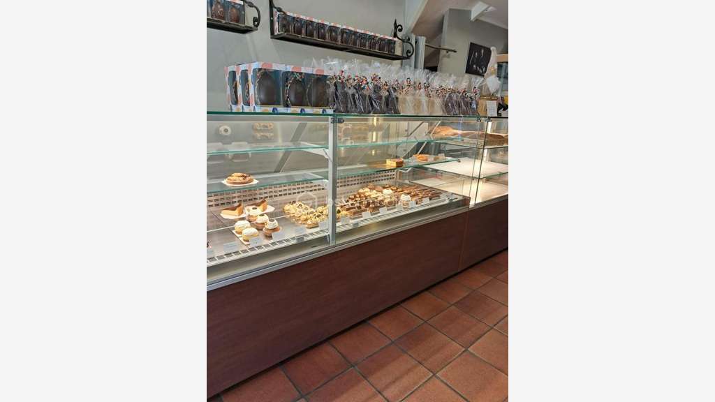 Vente pâtisserie en centre-ville de Valbonne