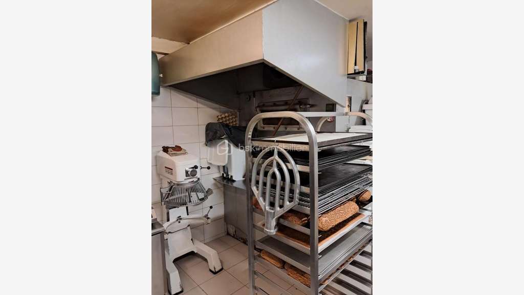Vente pâtisserie en centre-ville de Valbonne