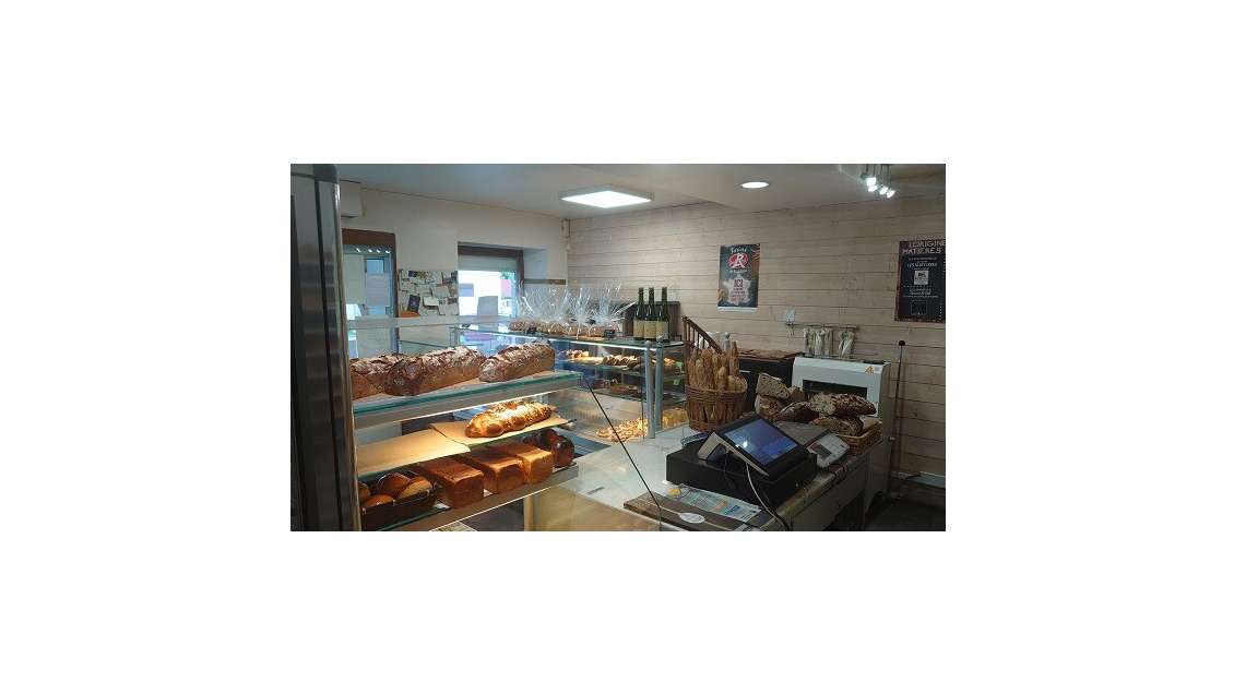 AV boulangerie récente dans village proche Annecy