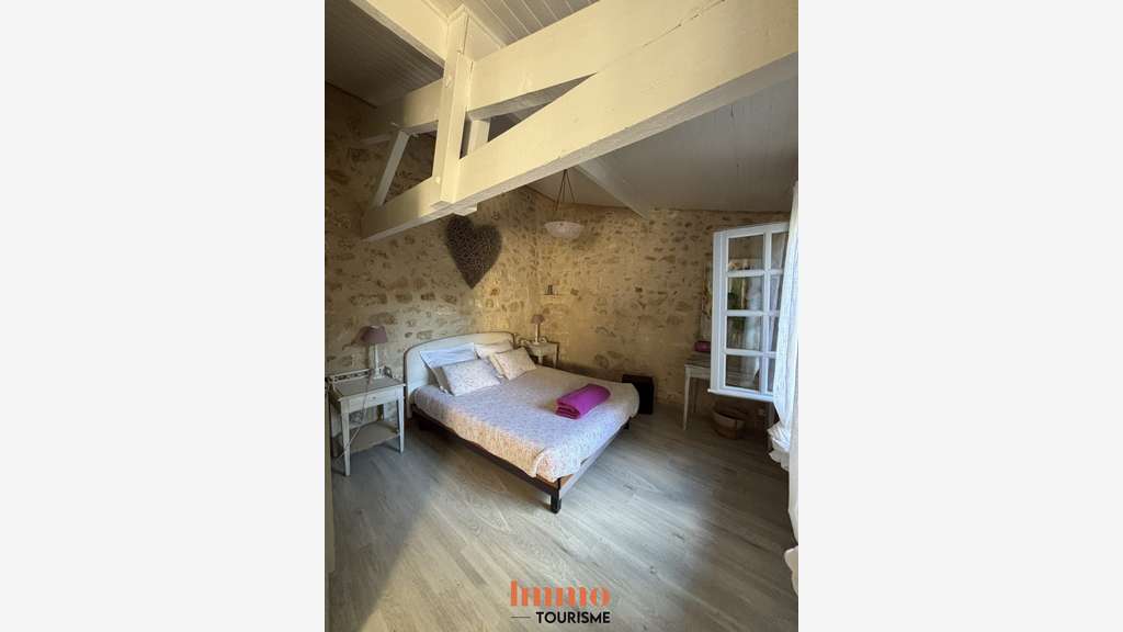 Cède propriété d'exception 2ha avec gîtes à Créon