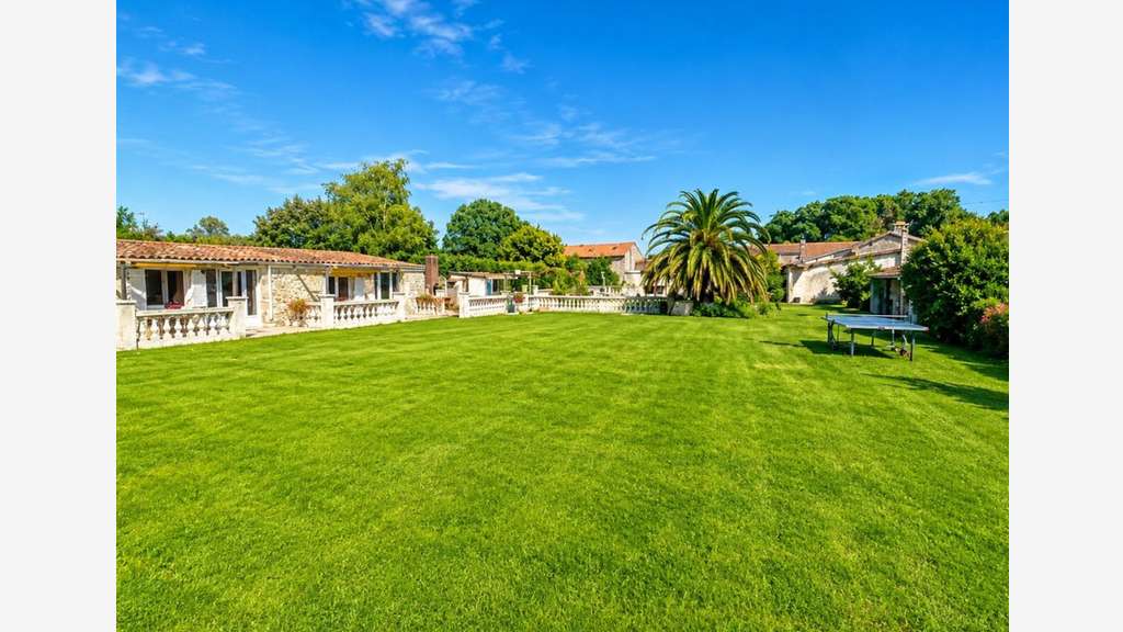Ensemble de 10 gîtes + 2 chambres d'hôtes en Médoc