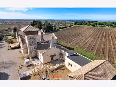 Maison de maître et domaine touristique de 16