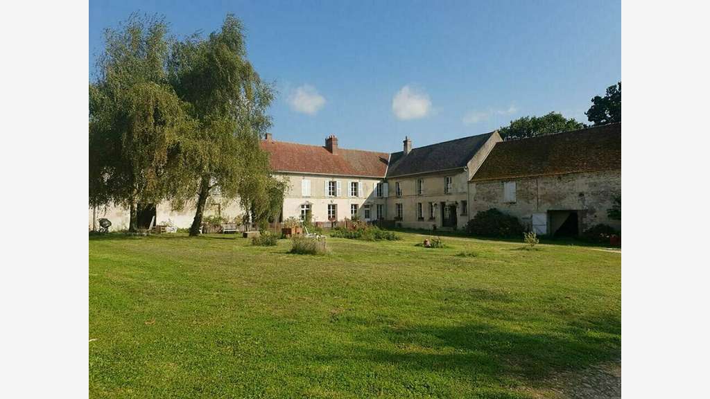 Vente corps de ferme gîte 2000m² prox Compiègne
