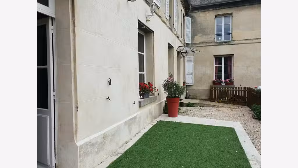 Vente corps de ferme gîte 2000m² prox Compiègne